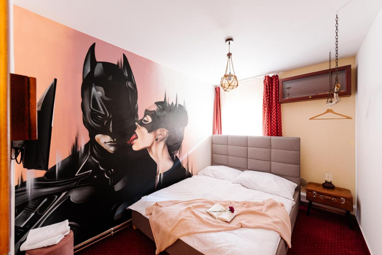 Petra Inn Apartments In Historical Palace Bratislava Bagian luar foto