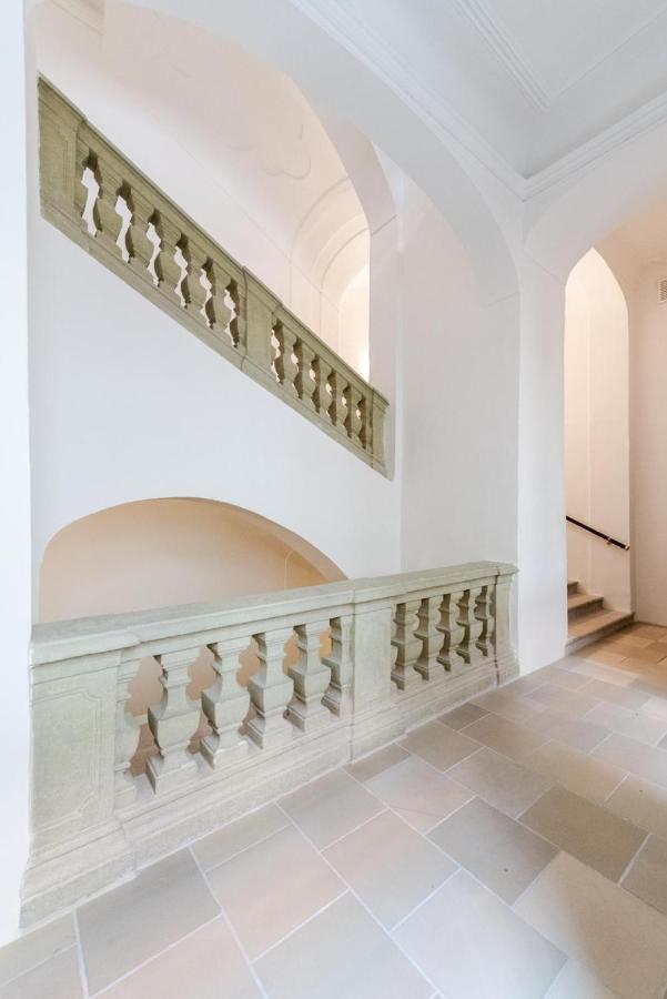 Petra Inn Apartments In Historical Palace Bratislava Bagian luar foto