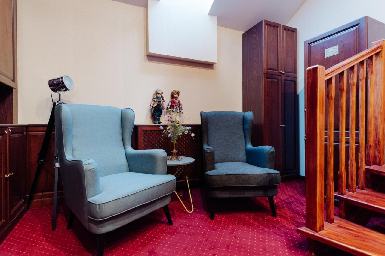 Petra Inn Apartments In Historical Palace Bratislava Bagian luar foto