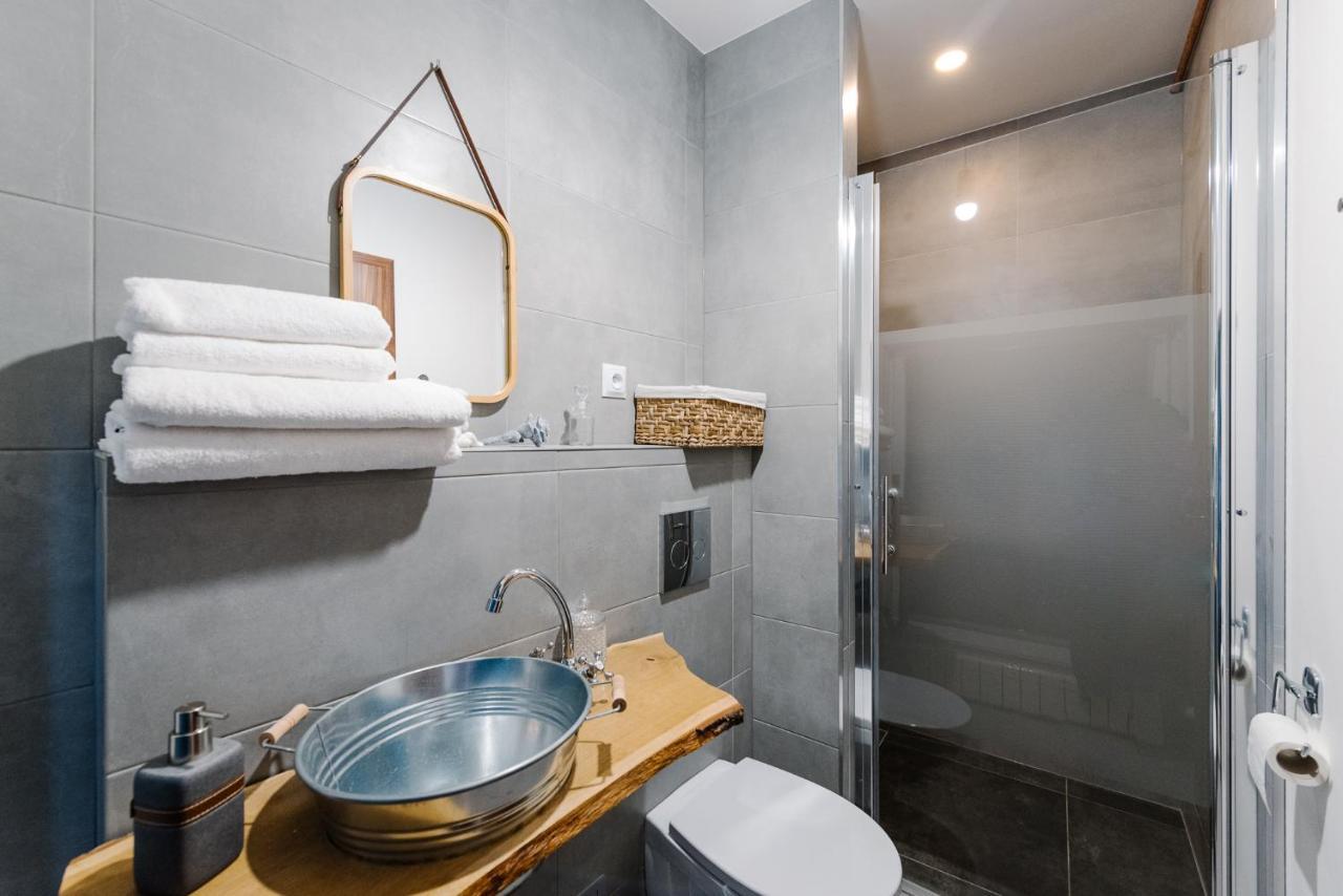 Petra Inn Apartments In Historical Palace Bratislava Bagian luar foto