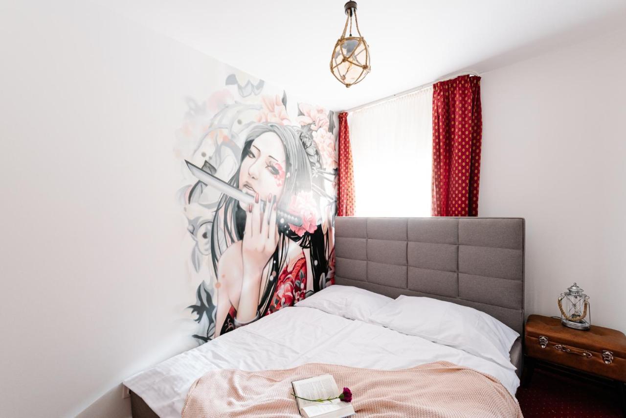 Petra Inn Apartments In Historical Palace Bratislava Bagian luar foto